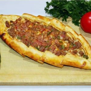 Pide with meat