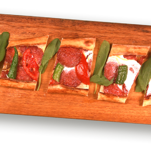 Пиде с яйцами и колбасой