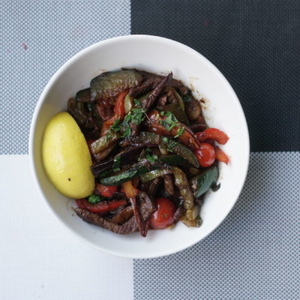 Говяжий теплый салат