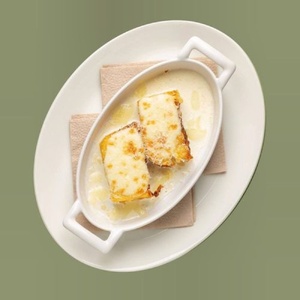 Potato gratin with parmesan and mozzarella