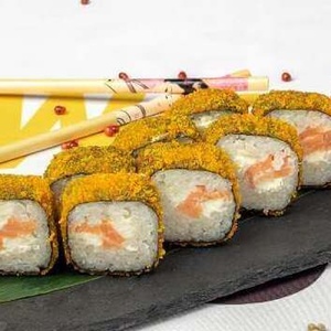 Ролл теплый с лососем