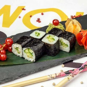 Ролл с огурцом