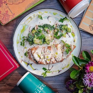 Florentine chicken breast in creamy sauce