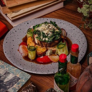 Filet mignon steak with stuffed mushrooms, spinach and Dorblu cheese