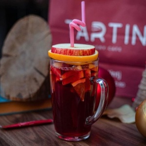 Non-alcoholic mulled wine