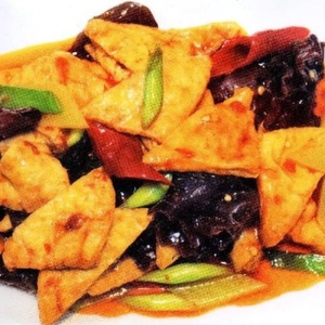 №132 Tofu with black mushrooms