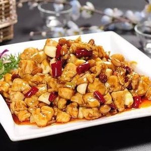 №114 Chicken with peanuts and pepper