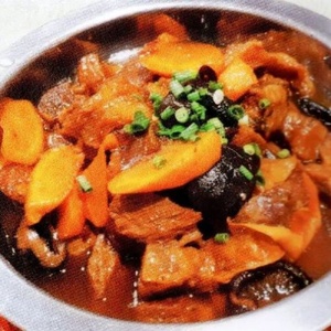 №75 Pot with beef and vegetables