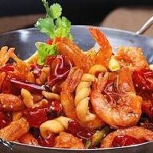 №45 Spicy shrimps with onions