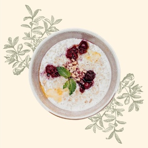 Hercules porridge with berry sauce and nuts