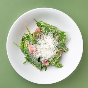 Salad with roast beef