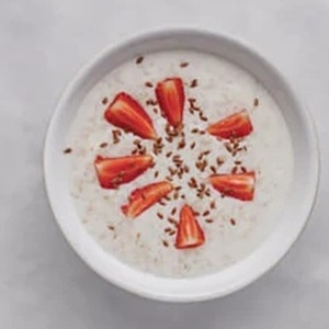 Овсяная каша с ягодами