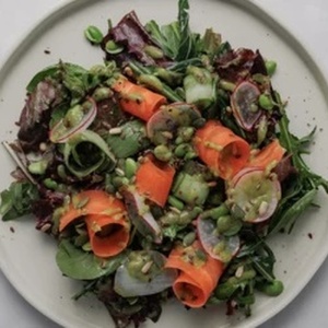  Большой Зеленый салат с соусом авокадо