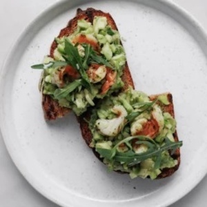 Брускетта с креветками