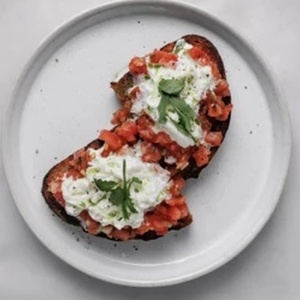 Брускетта со страчателлой 