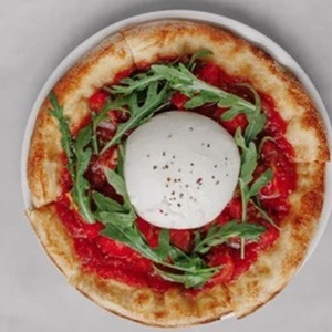 Фокаччо/ Буратта/ руколла/томатная сальса