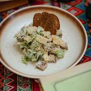 Дамский каприз с ананасом и курицей