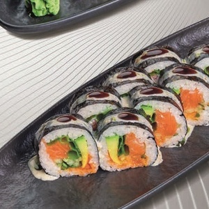 РОЛЛ ЛОСОСЬ-АВОКАДО