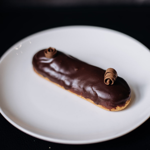 Chocolate eclair