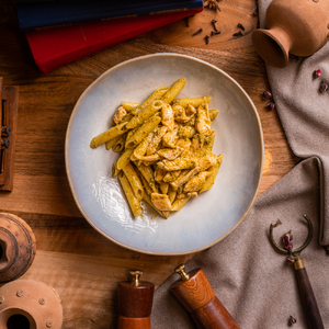 Penne with chicken and pesto sauce