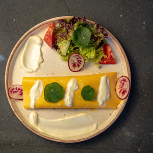 OMELETTE WITH CHEESE AND SPICY SOUR CREAM