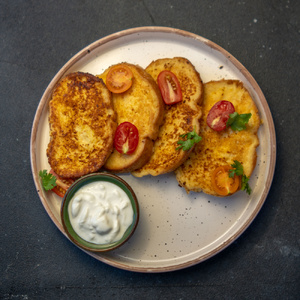  CROUTONS WITH STRACCIATELLA AND CHERRY TOMATOES