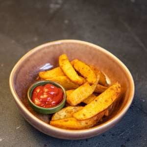  COUNTRY-STYLE POTATOES