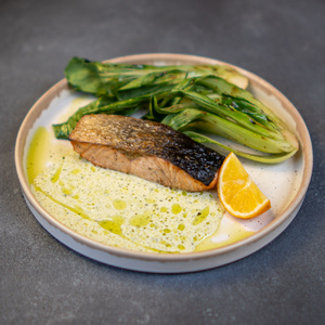 SALMON STEAK IN CREAM SAUCE