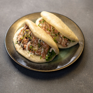 BBQ SMOKE STEAM RIBS BUNS