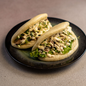  STEAMED BUNS WITH BBQ SMOKER BRISKET