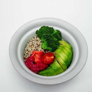  Bowl with quinoa and salmon