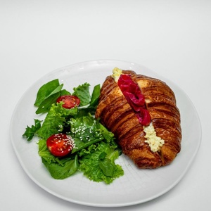 Croissant with scramble and salmon