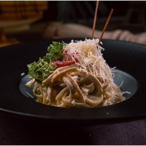 Лингвини с курицей в сливочном соусе