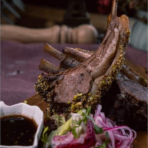 Каре барашка с фисташками