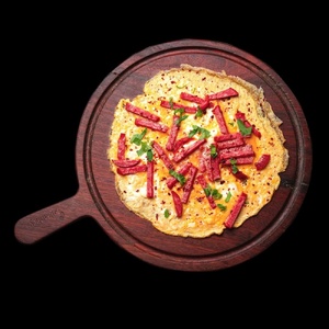 Куриные яйца с колбасой