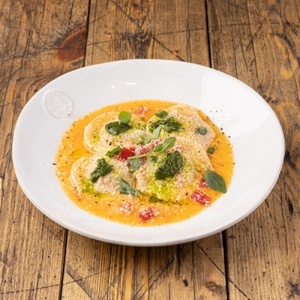 Ravioli with shrimp and pesto