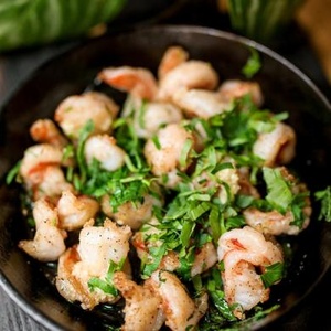 Tiger prawns with garlic and parsley