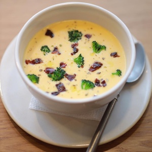  Cheese Soup with Bacon and Broccoli