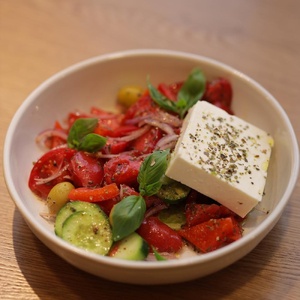  Tomato and cucumber salad with feta cheese (Greek)