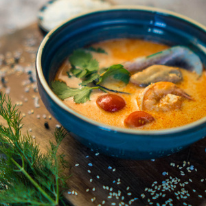 ТОМ-ЯМ С МОРЕПРОДУКТАМИ