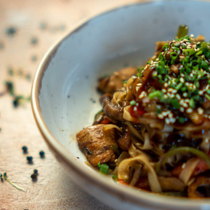 ВОК С КУРИЦЕЙ