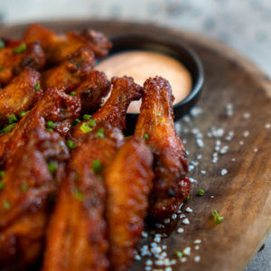 КИЛОГРАММ КУРИНЫХ КРЫЛЫШЕК