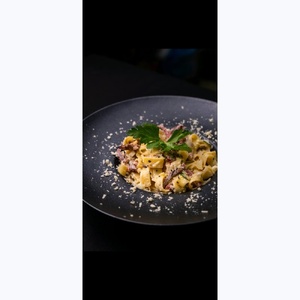 Паста фетучини с копчёной говядиной