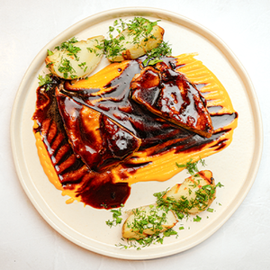 Куриный стейк на гриле с бабатом