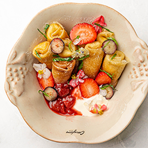 Мини блины с творогоми ягодами