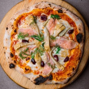 Pizza with trout and artichoke