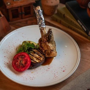 Lamb shank with vegetables