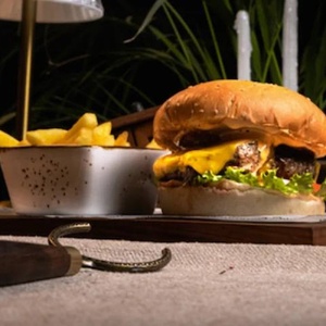  Steak burger with Cheddar