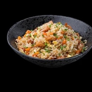 	Жаренный рис с курицей 蛋炒饭