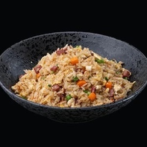 	Жареный рис с говяжьим беконом 牛肉丁炒饭